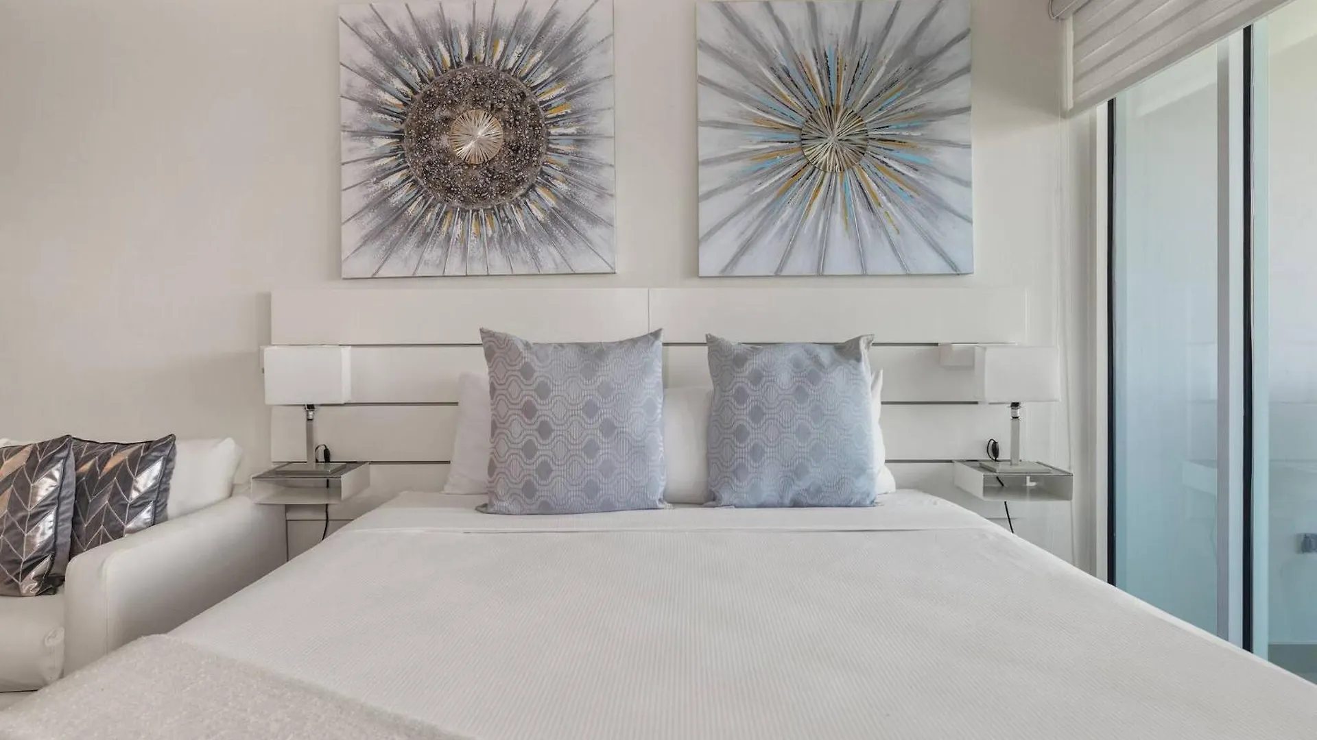 Sunrise View Studio | Balcony & Pool Access 圣胡安 0*,