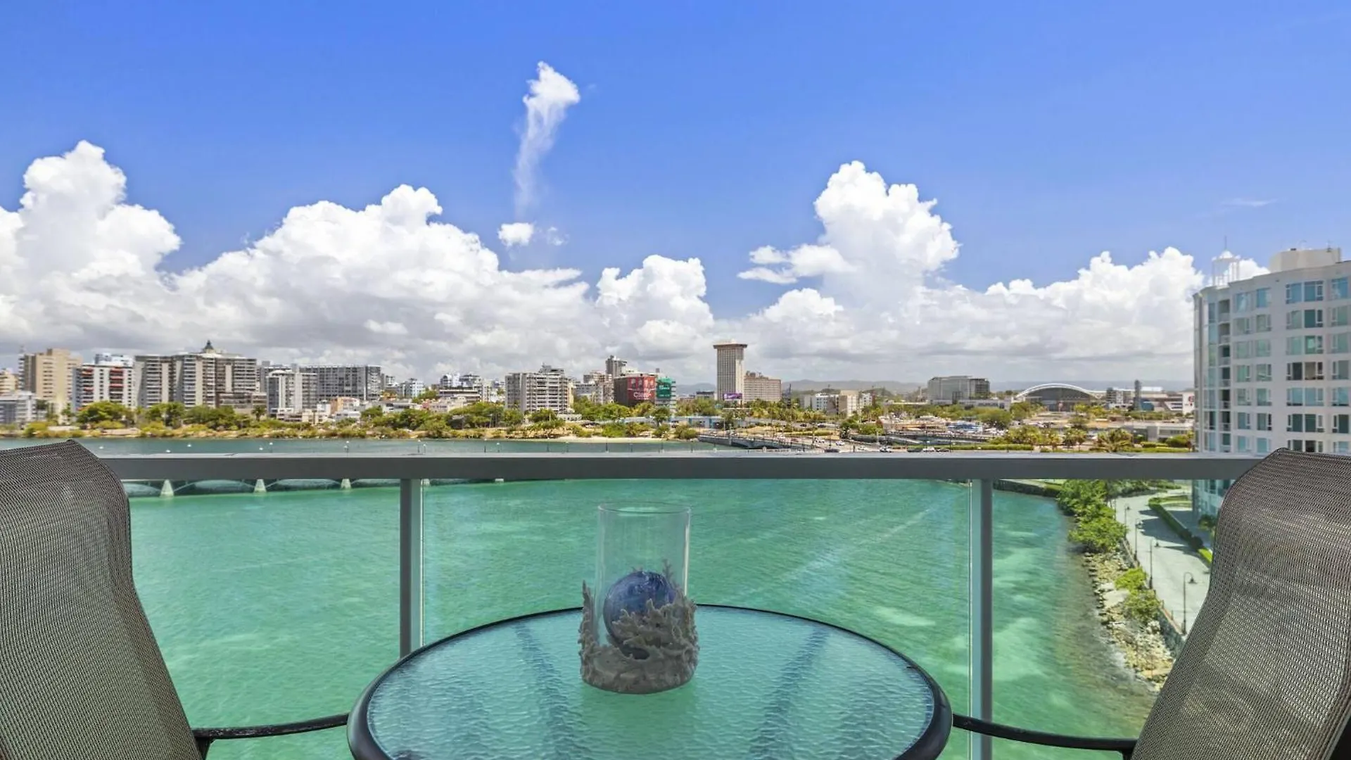 公寓 Sunrise View Studio | Balcony & Pool Access 圣胡安